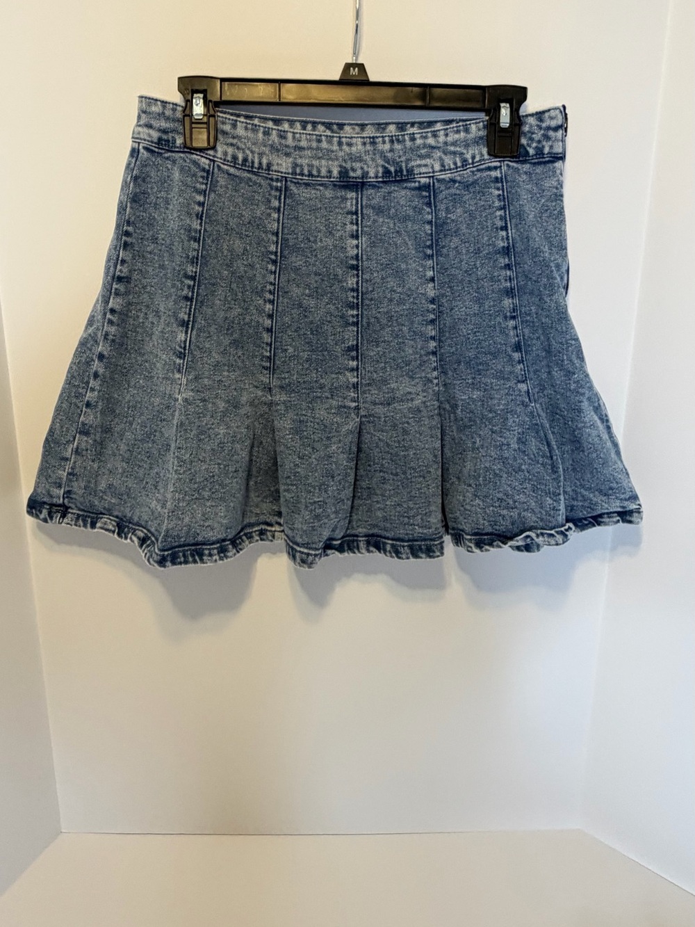 No Boundaries Acid Wash Denim Pleated Skater Skirt - Blue
